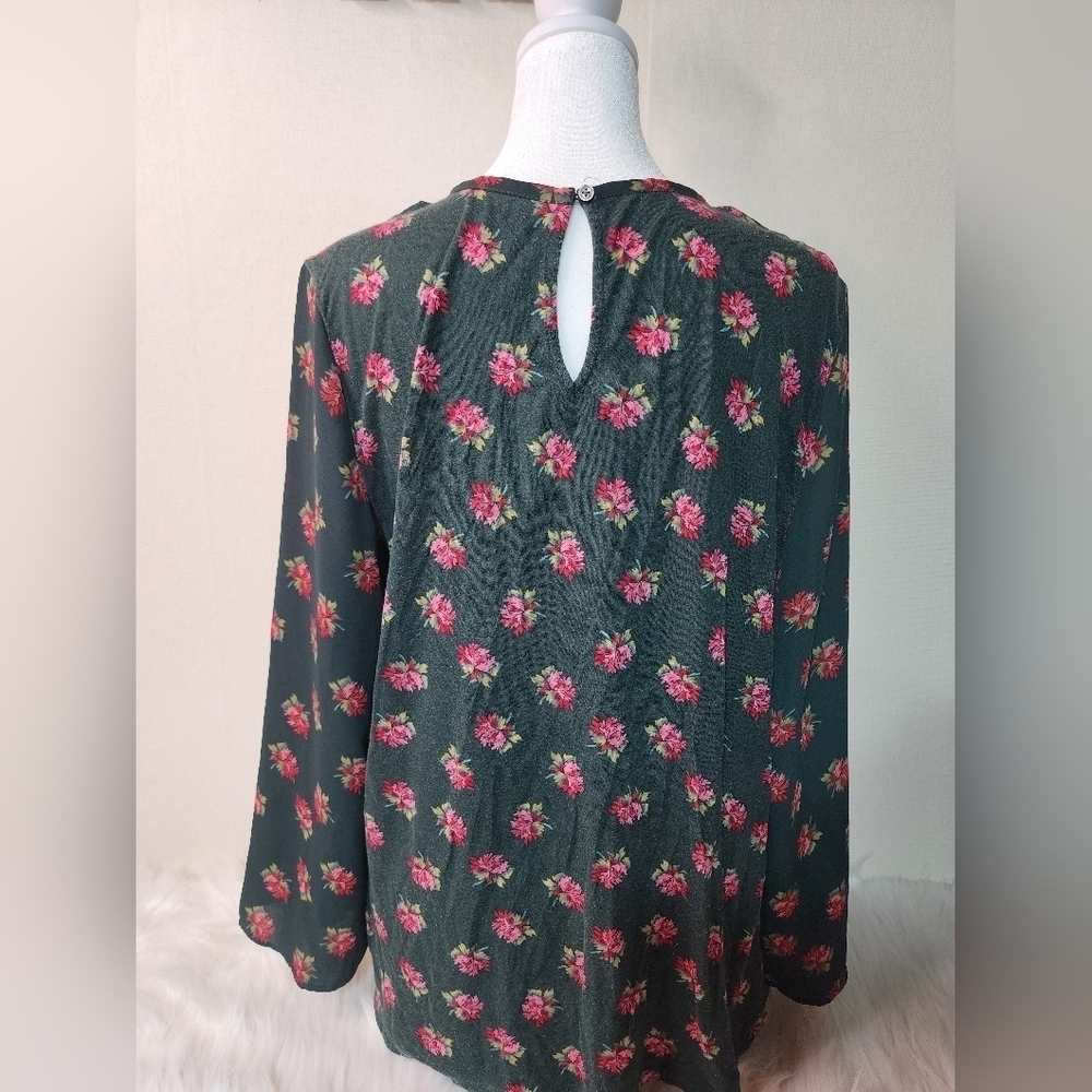 Ladies Loft Medium Petite Blouse - Picture 2 of 6
